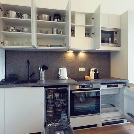 Leonart Living 33 *